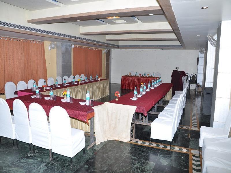 Leo Resorts Junagadh Exterior foto